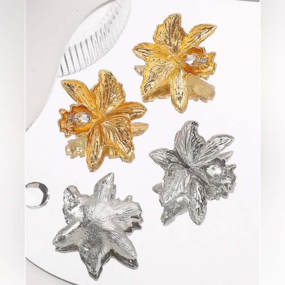 Gold Floral Earrings - Picture 4 of 8